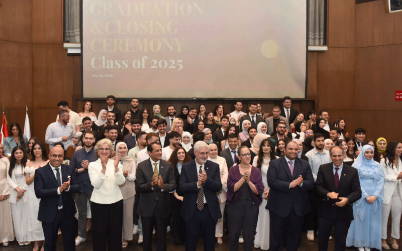 برنامج قطر للمنح الدراسية – التعليم فوق الجميع في الجامعة الأميركية في بيروت يحتفل بتخريج 93 طالبًا